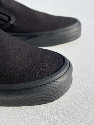 Classic Slip-On (Black / Black)