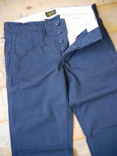 【30% OFF】　Hilts　(Slim Chino Trouser)