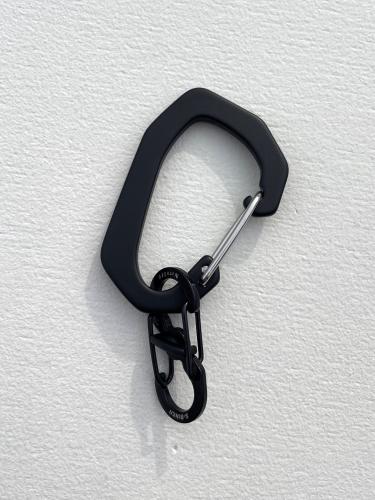 【CMF OUTDOOR GARMENT】　Carabiner