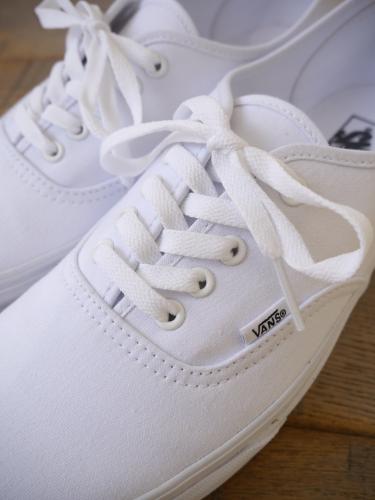 Authentic (True White)