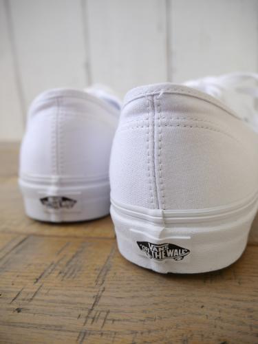 Authentic (True White)