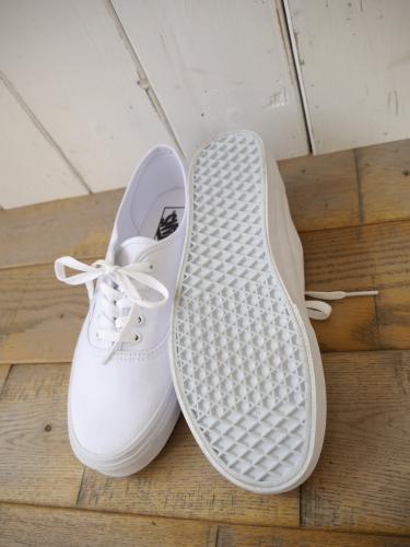Authentic (True White)