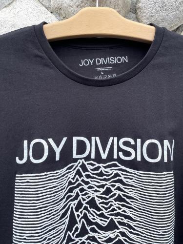 【JOY DIVISION】 UNKNOWN PLEASURES Tee (Black)