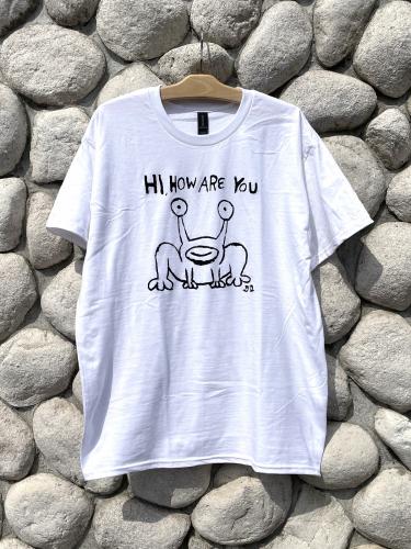 【DANIEL JOHNSON】　HI HOW ARE YOU MURAL Tee