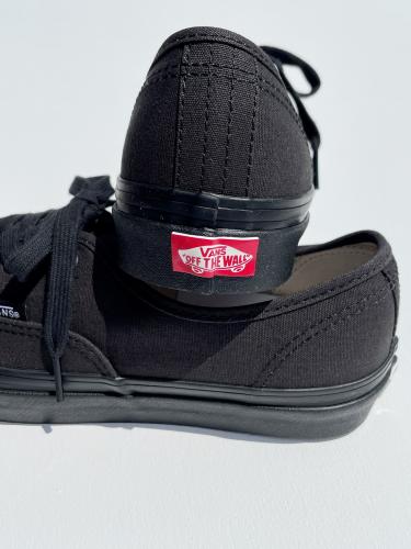 Authentic 44 D (ANAHEIM FACTORY) "Black / Black" 